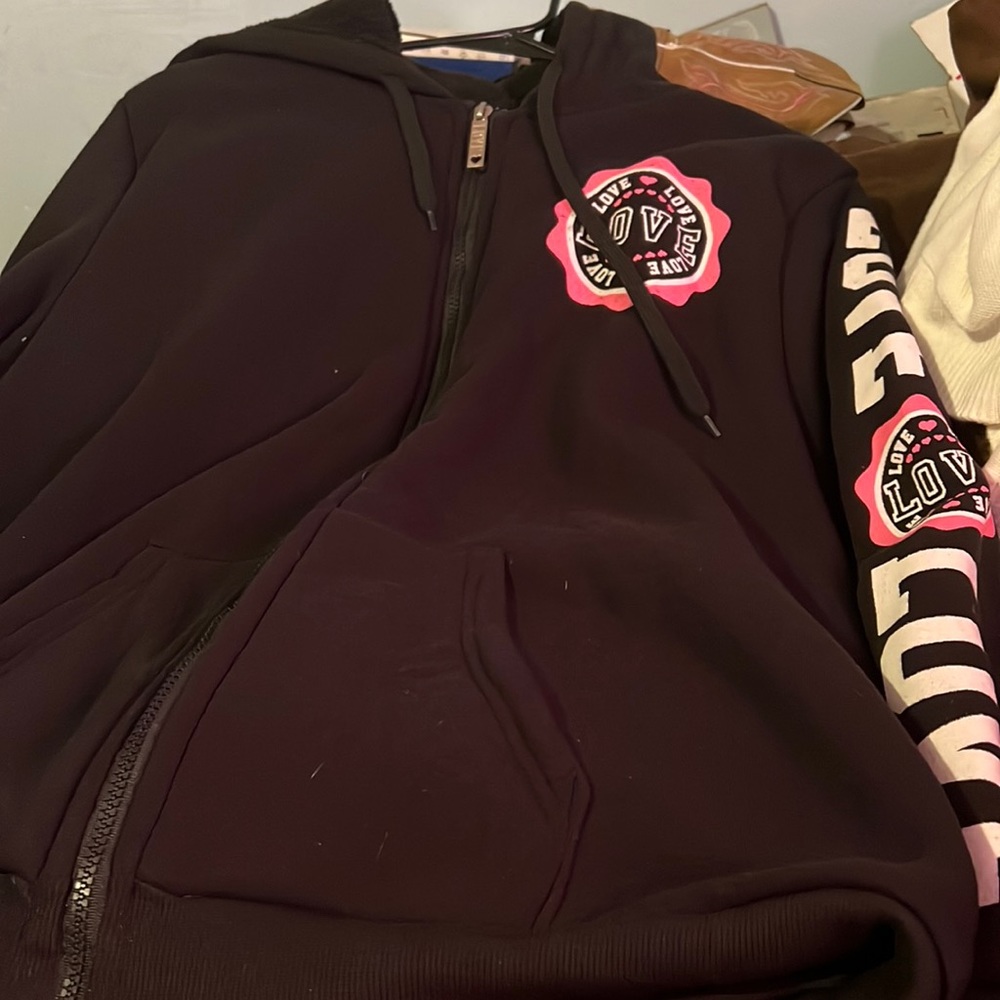 2x Sweater SPRING CLEANING SPECIAL: 10 FOR $20